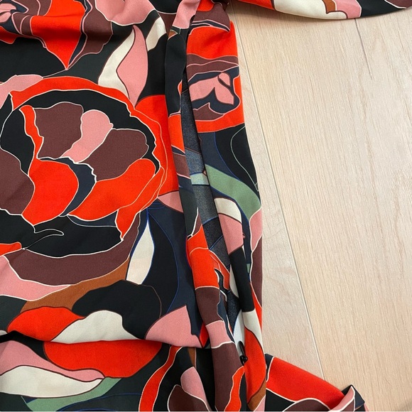 NWT Molly Bracken - Lili Sidonio Floral Red and Black Mock Neck 3/4 Sleeve Dress - Picture 6 of 10